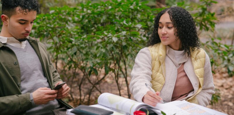 pexels-budgeron-bach-6532623